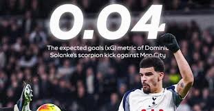 半决赛赛前为四川女篮米洛什和韩旭颁发最佳教练和常规赛MVP奖杯